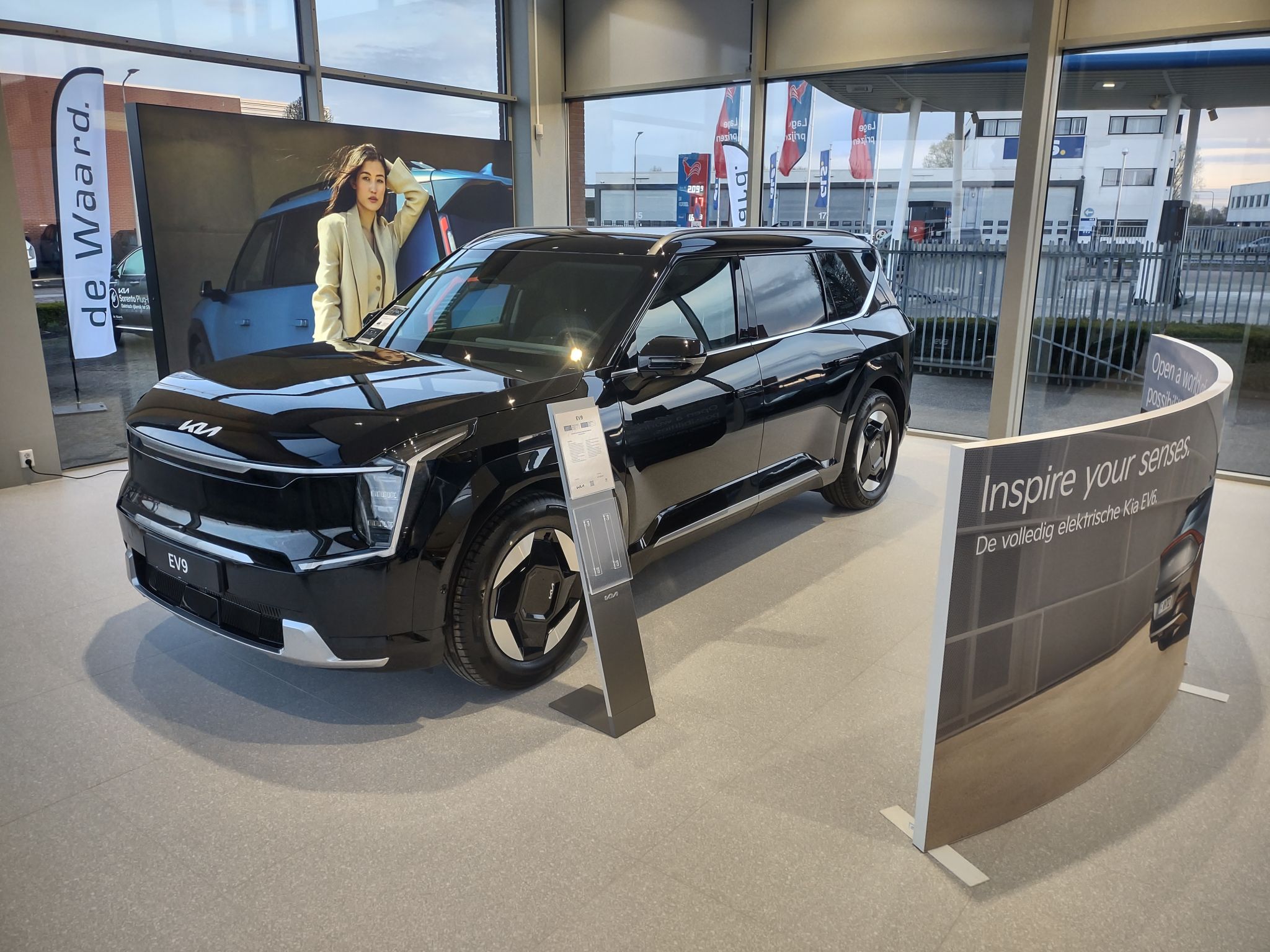 showroom-auto-de-waard-1