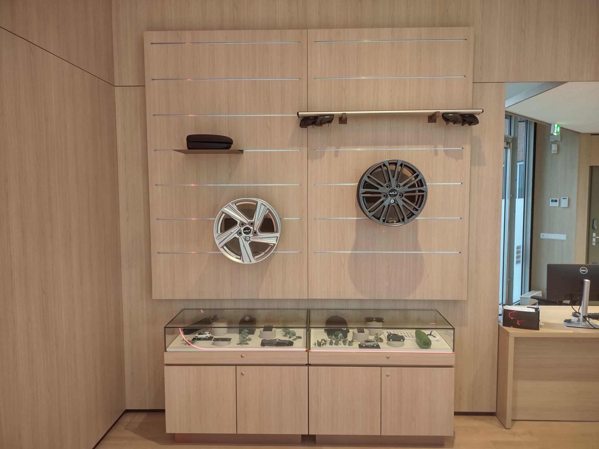 showroom-auto-de-waard-4